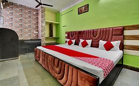 Oyo Flagship Apna Guest House